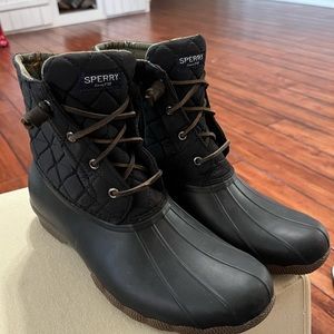 Sperry quilted duck boots women’s size 11